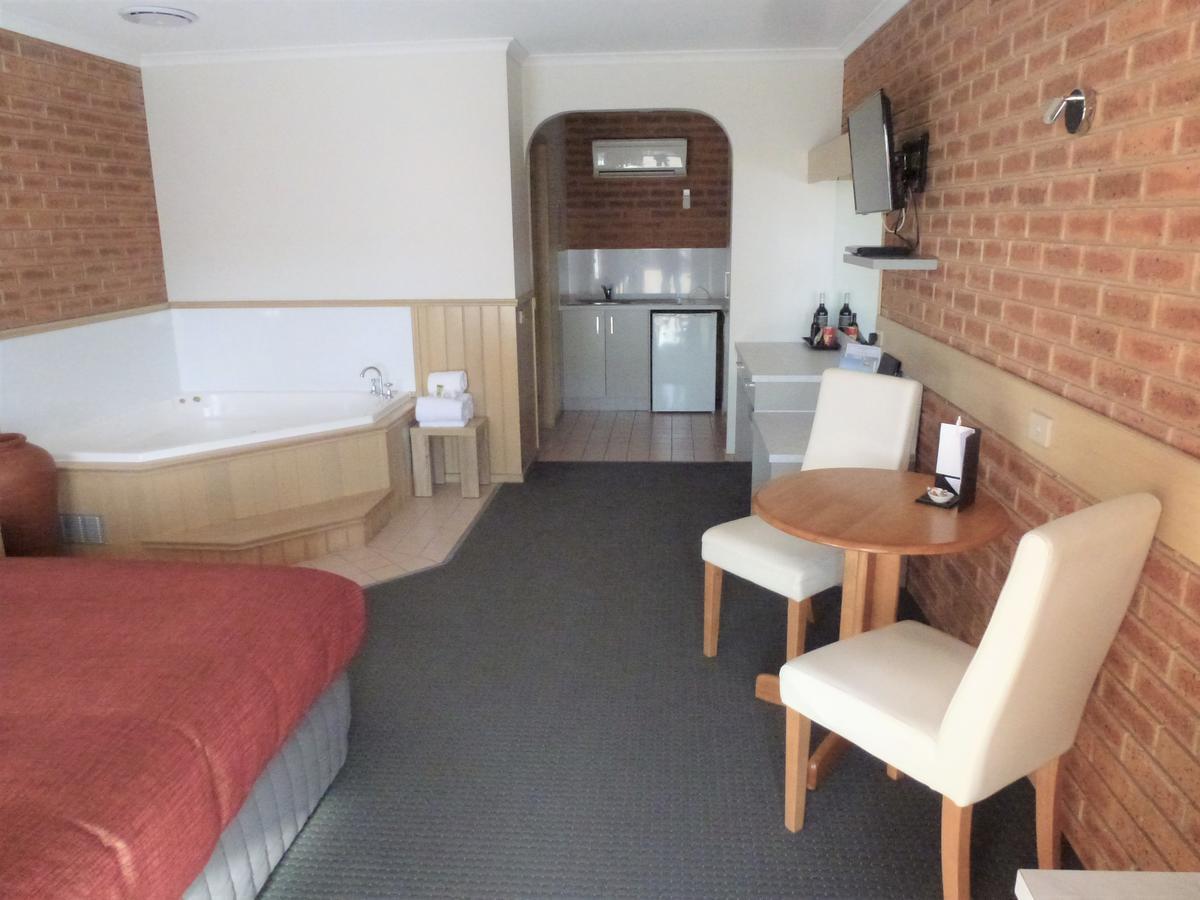 Colonial Motor Inn Bairnsdale Golden Chain Property 외부 사진