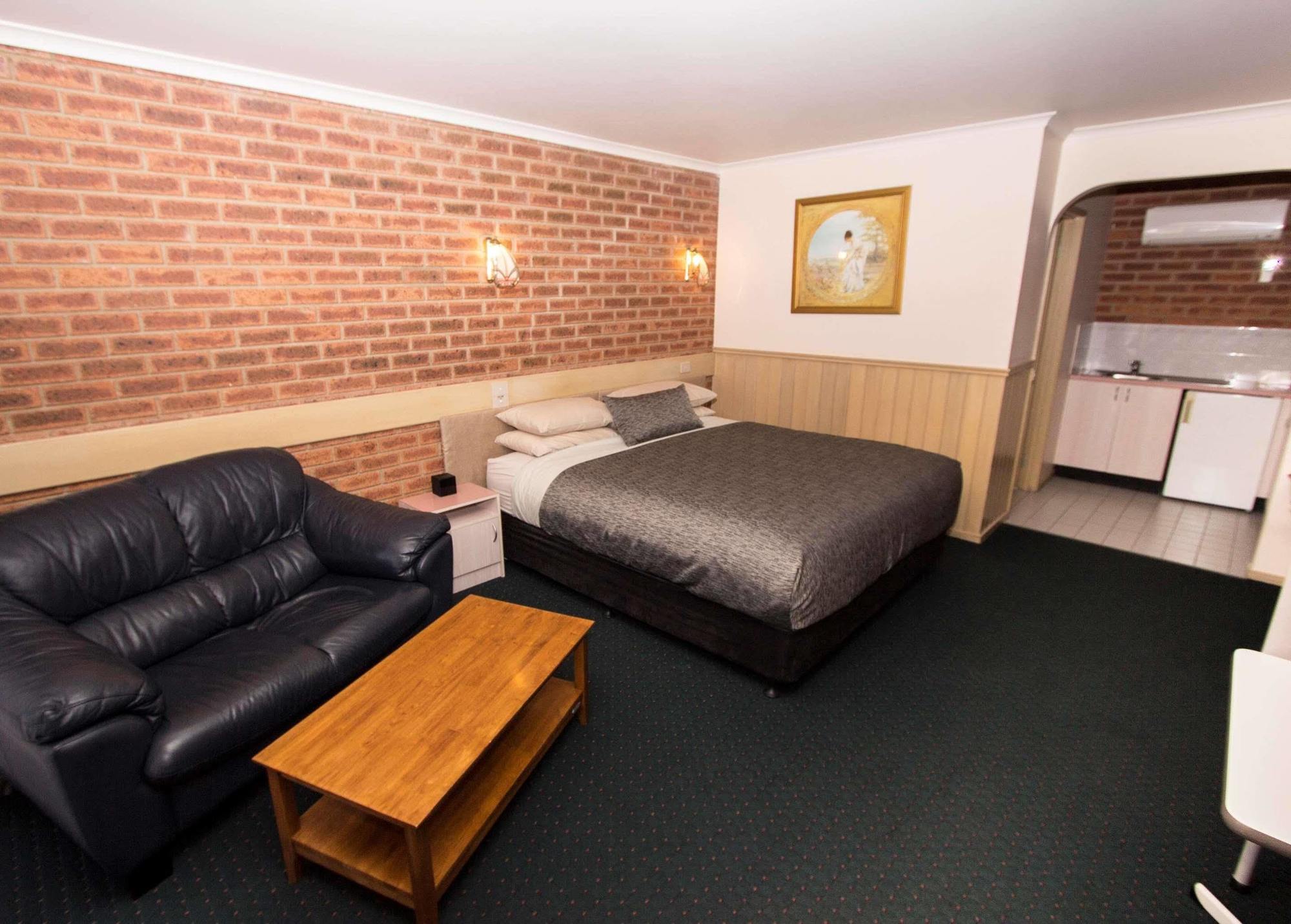 Colonial Motor Inn Bairnsdale Golden Chain Property 외부 사진